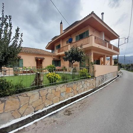 The Lake House" -Trichonida Lake Marathias  Εξωτερικό φωτογραφία