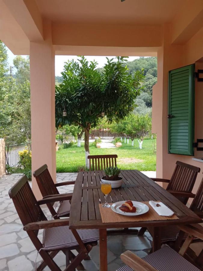The Lake House" -Trichonida Lake Marathias  Εξωτερικό φωτογραφία