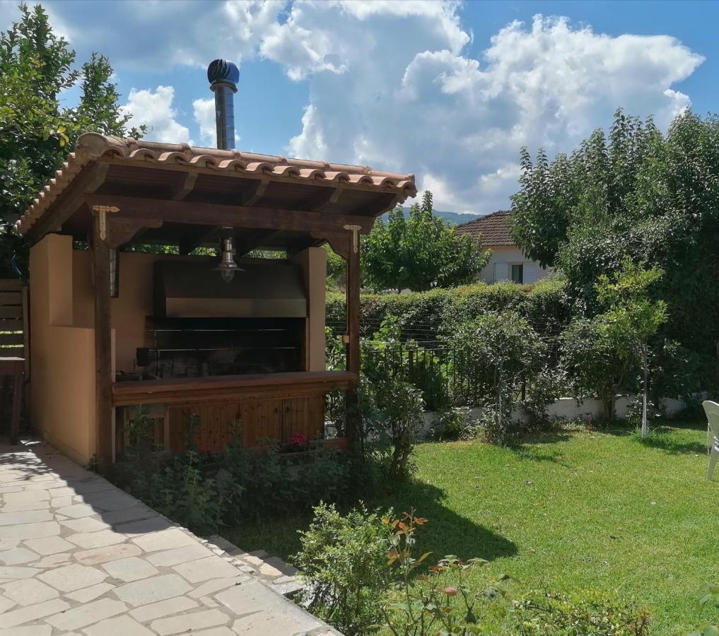 The Lake House" -Trichonida Lake Marathias  Εξωτερικό φωτογραφία