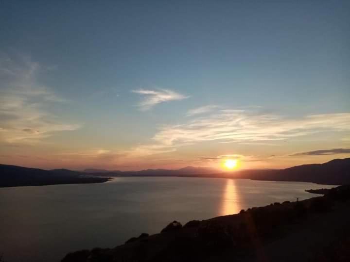 The Lake House" -Trichonida Lake Marathias  Εξωτερικό φωτογραφία