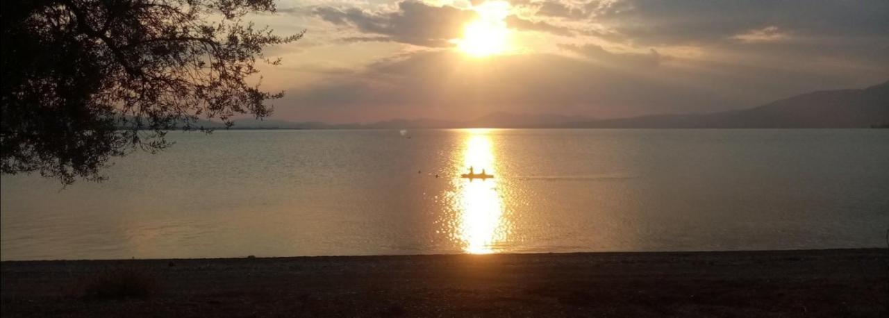 The Lake House" -Trichonida Lake Marathias  Εξωτερικό φωτογραφία